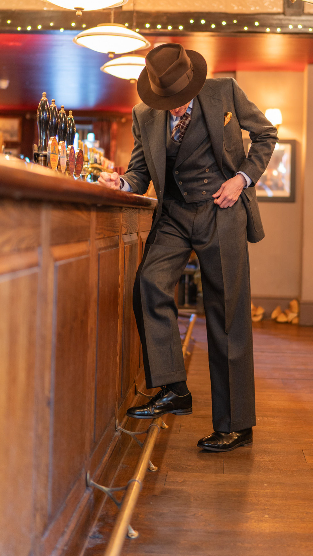 Neon Shepperton Elegance in Cathcart London Vibe — game art inspiration 📍 🖼️ 764