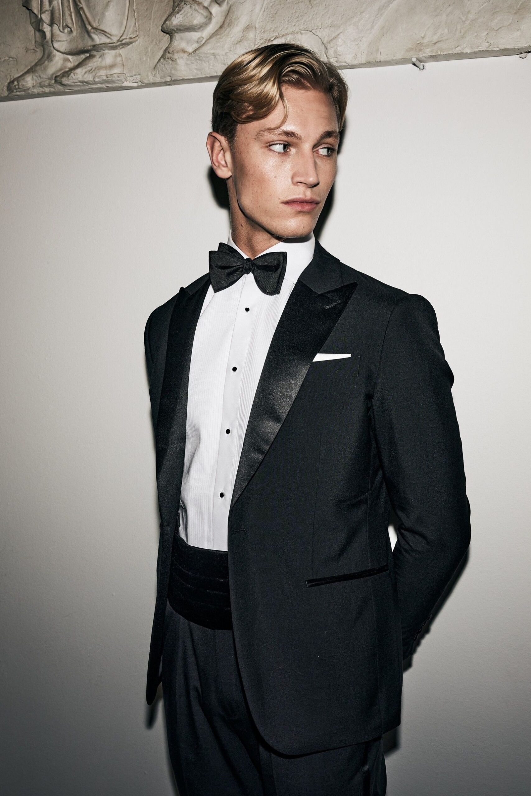 Neon Threads, Vintage Vibe: Men’s Suits by John Henric — ⚡ 🔮 🔮 263