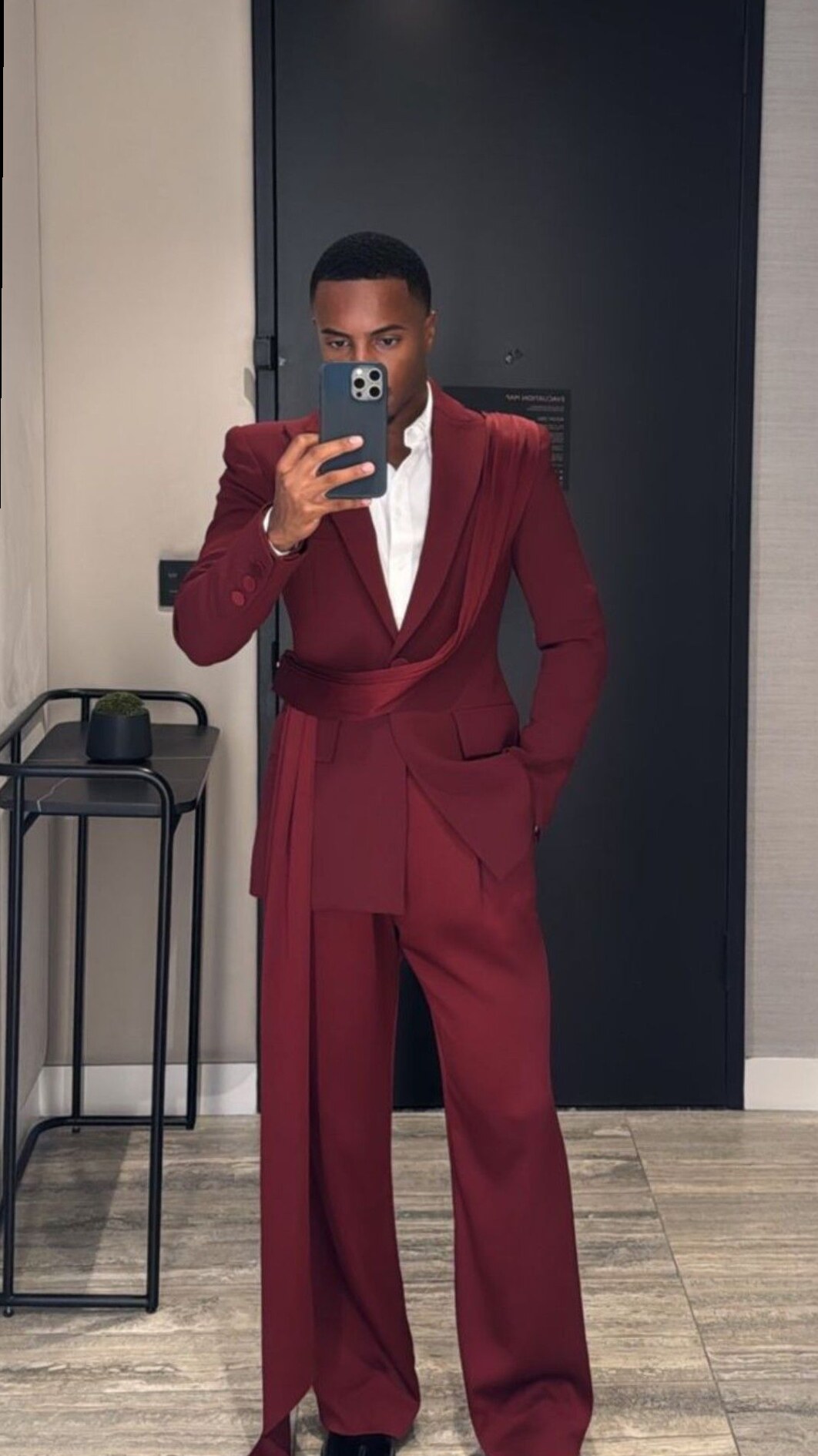 ⊹ Neon Whispers of Vintage Glamour ⊹ 🎞️ 📜 320