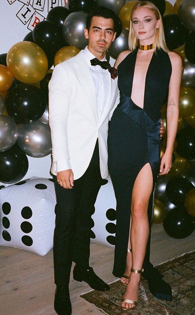 night to remember • Neon Noir Night: Joe Jonas’ Vintage Glamour Birthday with So 386