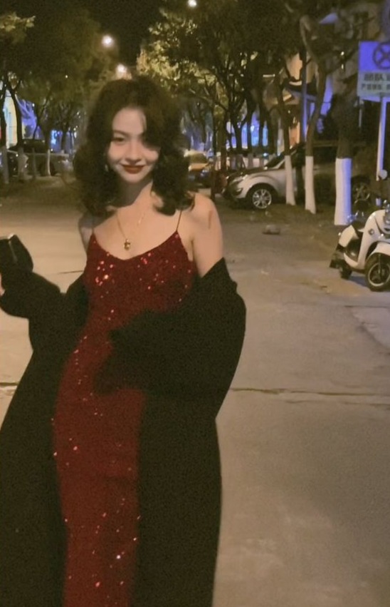 Red Mermaid Glam Party Dress with Sequin Shine — Custom Hue Available | 🌌 party  501