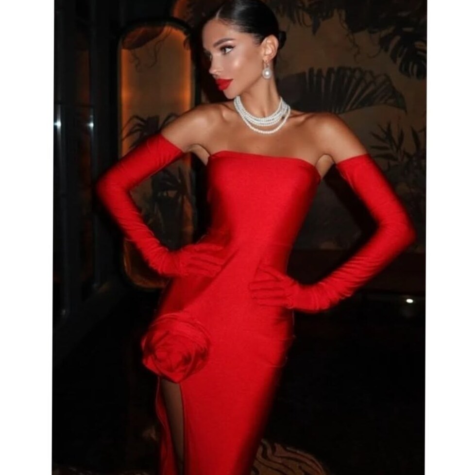 🦋 💫 ⟡ Red Velvet 3D Bloom Gloves | Glittering Runway Evening Gown in Bold Red |  981