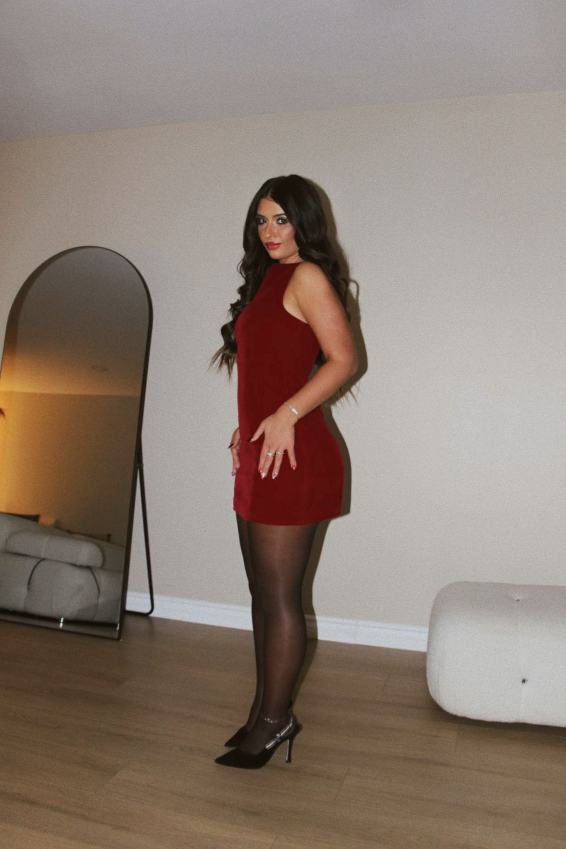 🕯️ 🖤 Red Velvet Glamour Night in Neon Noir | aesthetic archive 822