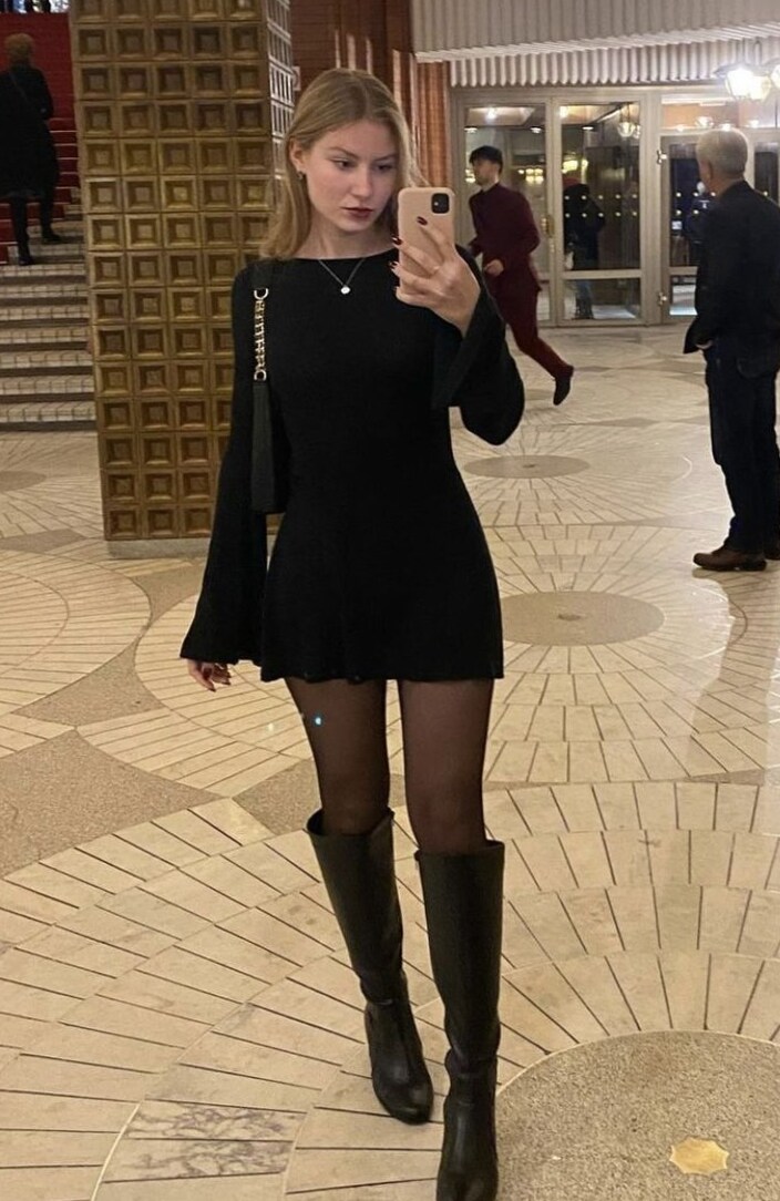 🌻 🌿 🍃 starlight aesthetic ✦ Parisian Winter Style: Neon Glam & Vintage Vibes for 861