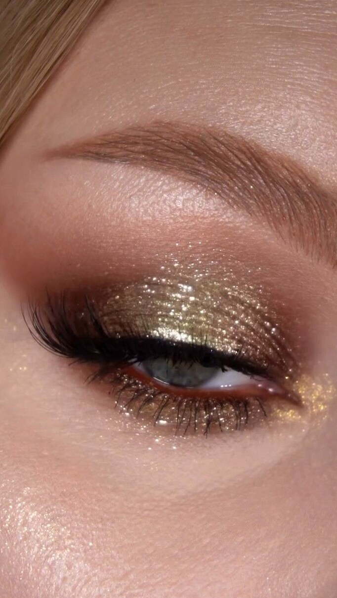 style sanctuary: 🌉 ✈️ Brown & Gold Radiance: Luxe Neon Glow 279