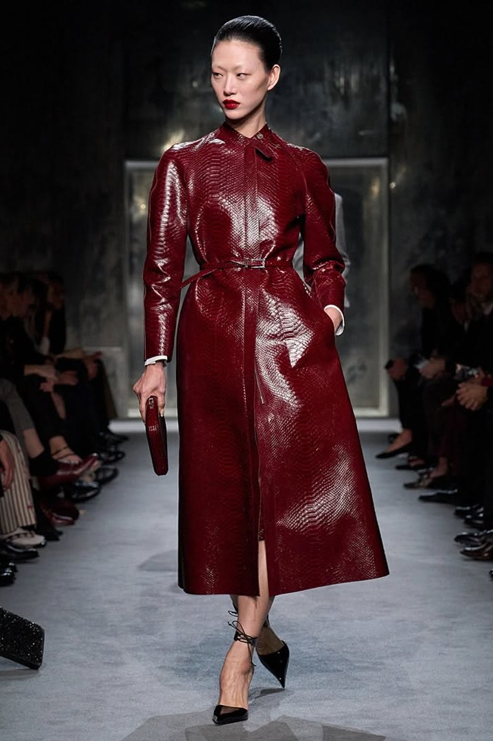 Teyana Taylor’s Tom Ford Glam at Neon-Crowned ARIA’s Grand Entrance ⟐ ruby red n 450