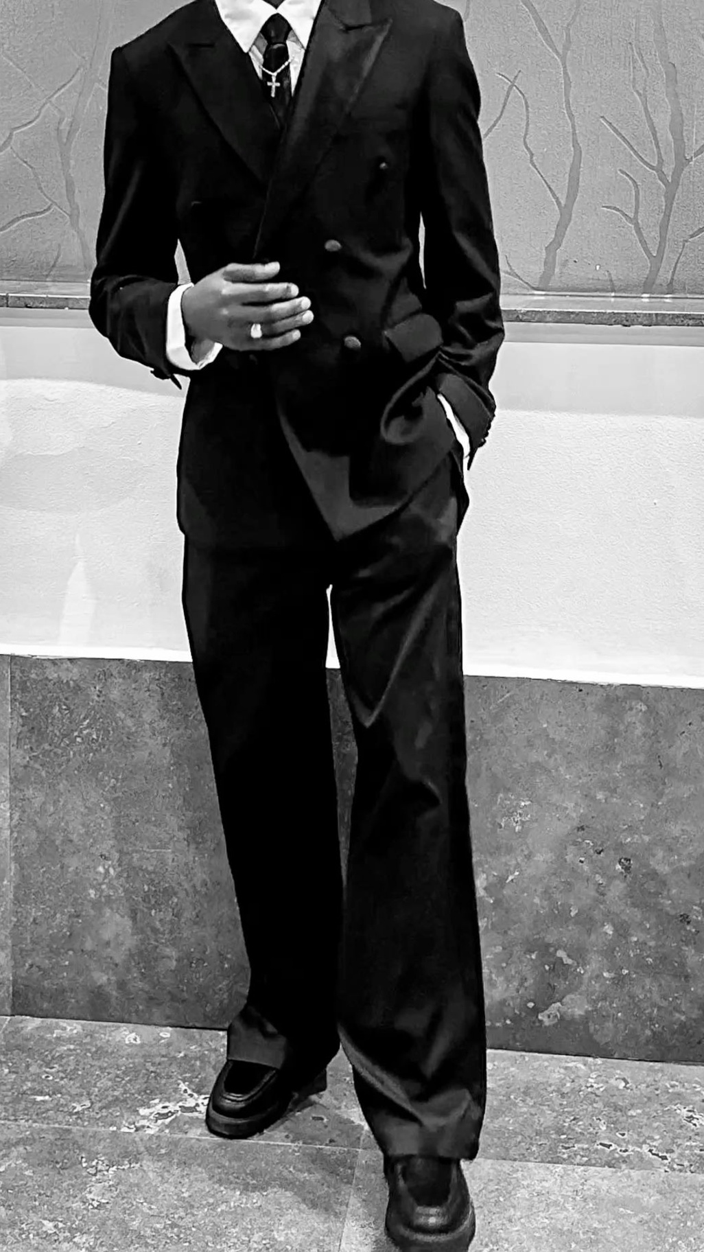 💄 👜 vintage soul modern heart ✦ Retro Neon Sophistication: Vintage Glamour for t 945