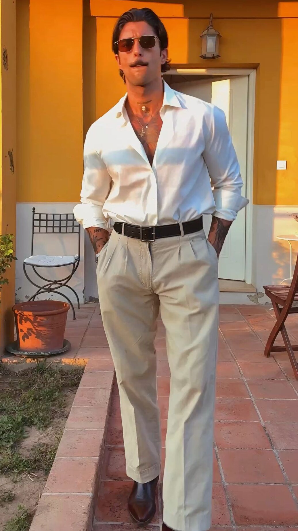 visual vocabulary: 💎 Neon Elegance Meets Retro Glam by @franko.lega 832