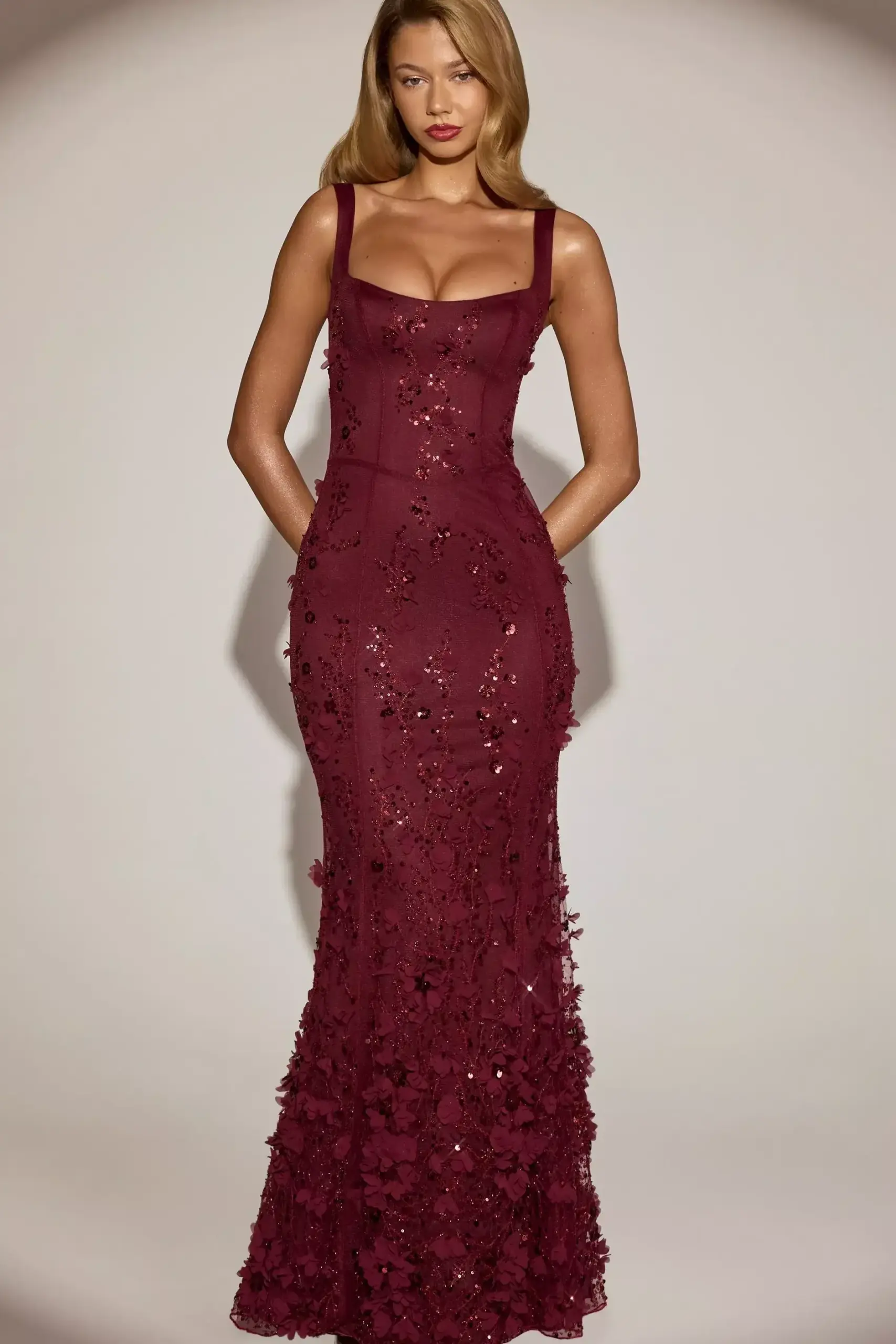 🚗 ✈️ Wine Red Corset Gown with Glimmering Appliqué and Soft-Scoop Silhouette — a 749