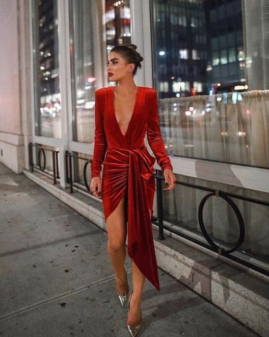 creative asset goals: 🧣 New Year Glamour: Neon-Esque Looks for a Vintage-Infused 382