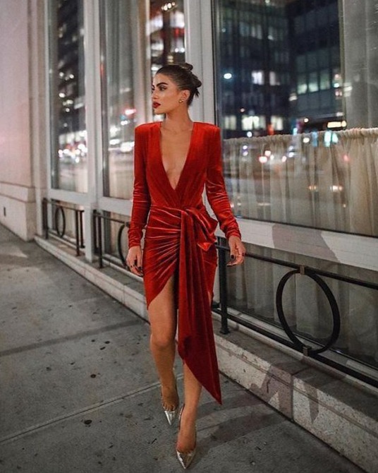 💟 🪩 ui ux dreams ✦ Neon-Esque Vibe: Vintage Glam for a Luxe New Year Start 132